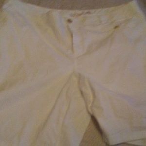 Dockers Women's Plus Size 24W White Shorts